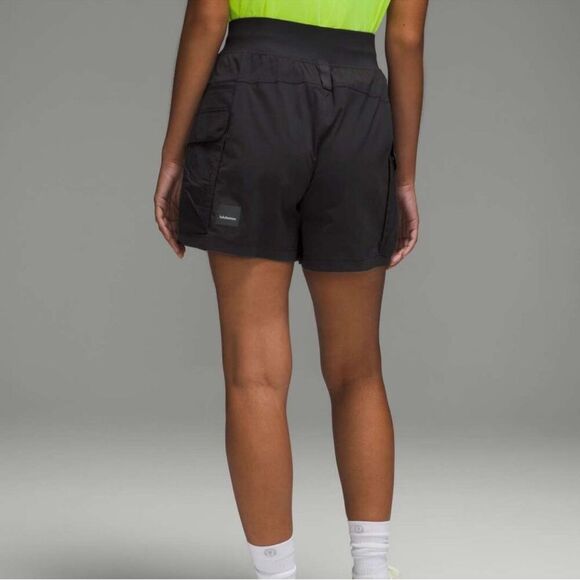 Lululemon Multi-Pocket Cargo High-Rise Hiking Short 5" Size 8 - Picture 9 of 16